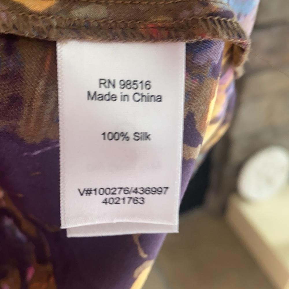 Silk Multi Colored 3 Buttoned Down Blouse - image 4